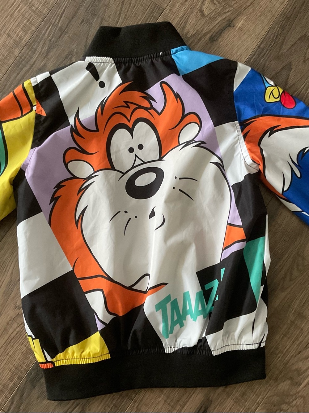 Unisex Looney TuneCollab print lightweight zip jacket, new, size 5
